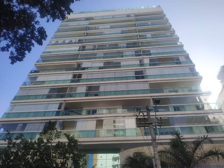 Edifício Malibu na praia da Costa